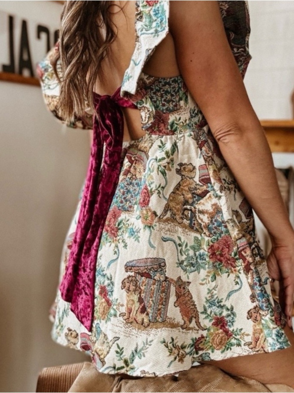 Floral & Canine Print Tie-Back Casual Dress in Cream and Wine